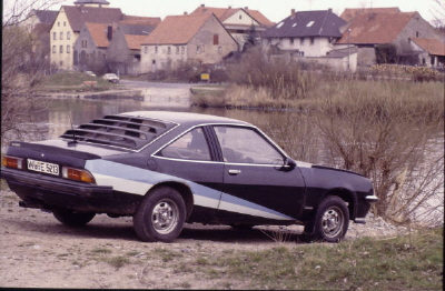 Opel Manta B SR schwarz Main Fahr_1